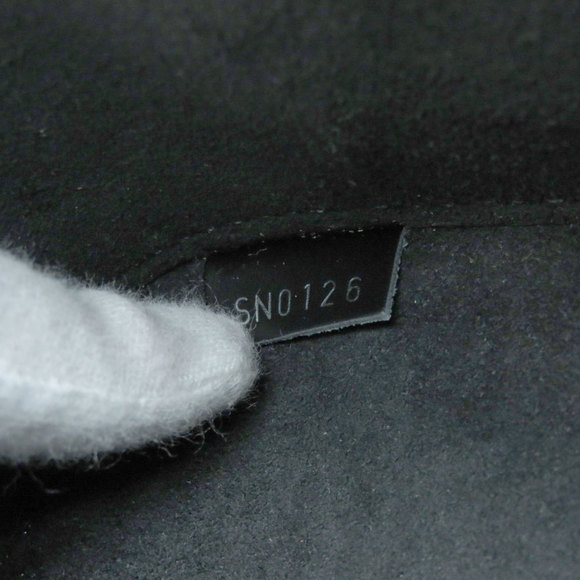 LOUIS VUITTON M41578 Nano Arma Epi Shoulder Bag Ladies - Picture 7 of 10